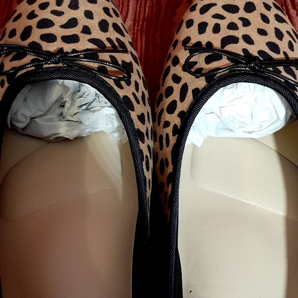 AFEETSING LEOPARD LOAFERS/FLATS BALLET ROUND TOE WITH BLACK BOW WOMEN'S SIZE 9 - Picture 5 of 12